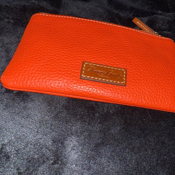 DOONEY & BOURKE RED PEBBLE LEATHER ID ZIP POUCH CASE - Picture 8 of 10